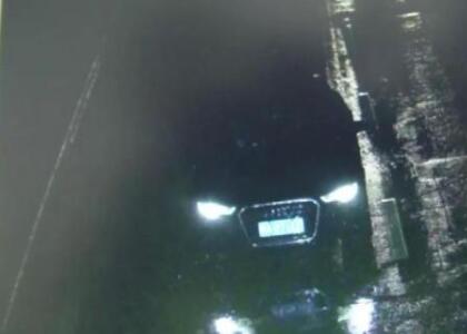 奇葩！西安男子1副假車牌套7輛車，竟是為了省停車費！